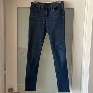 THE HONEY
HIGH RISE CURVY SKINNY // FLAWLESS // SELMA